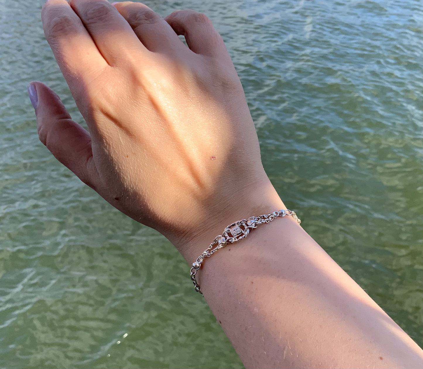 Anchor bracelet