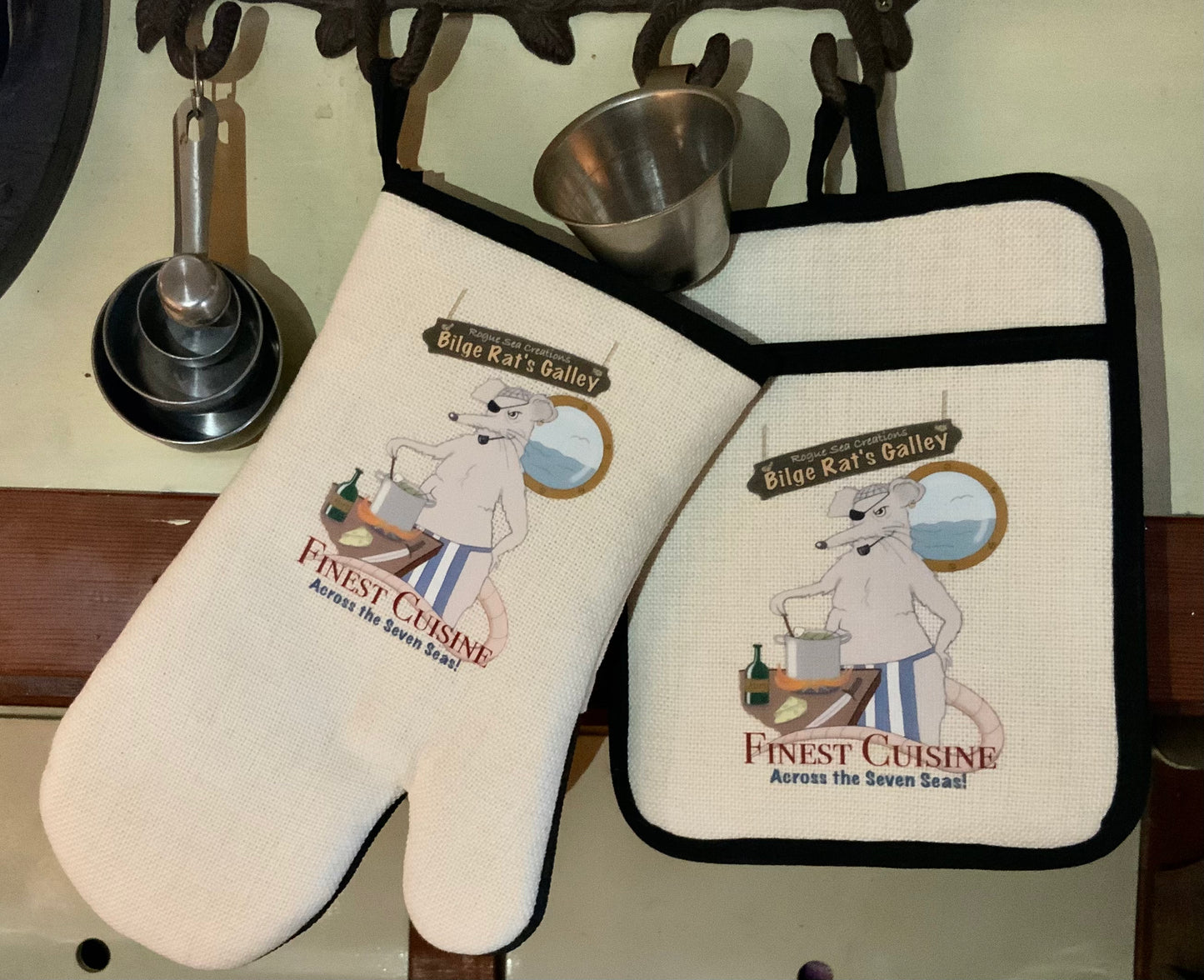 Meriaiheiset keittiötuotteet pilssirotta patakinnas ja patalappu