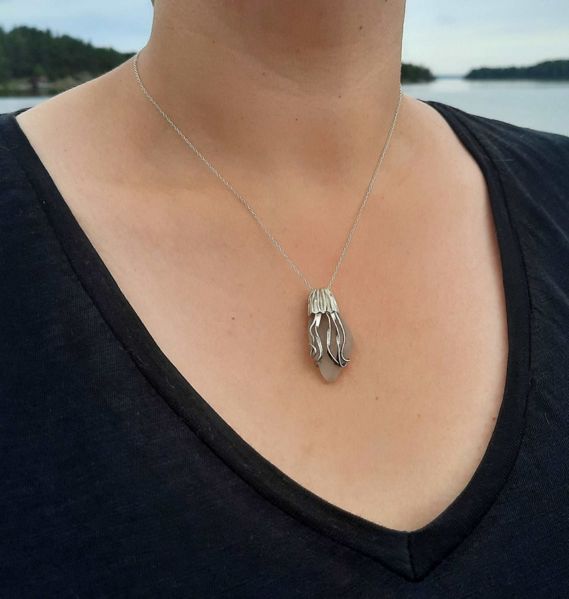 Jellyfish pendant