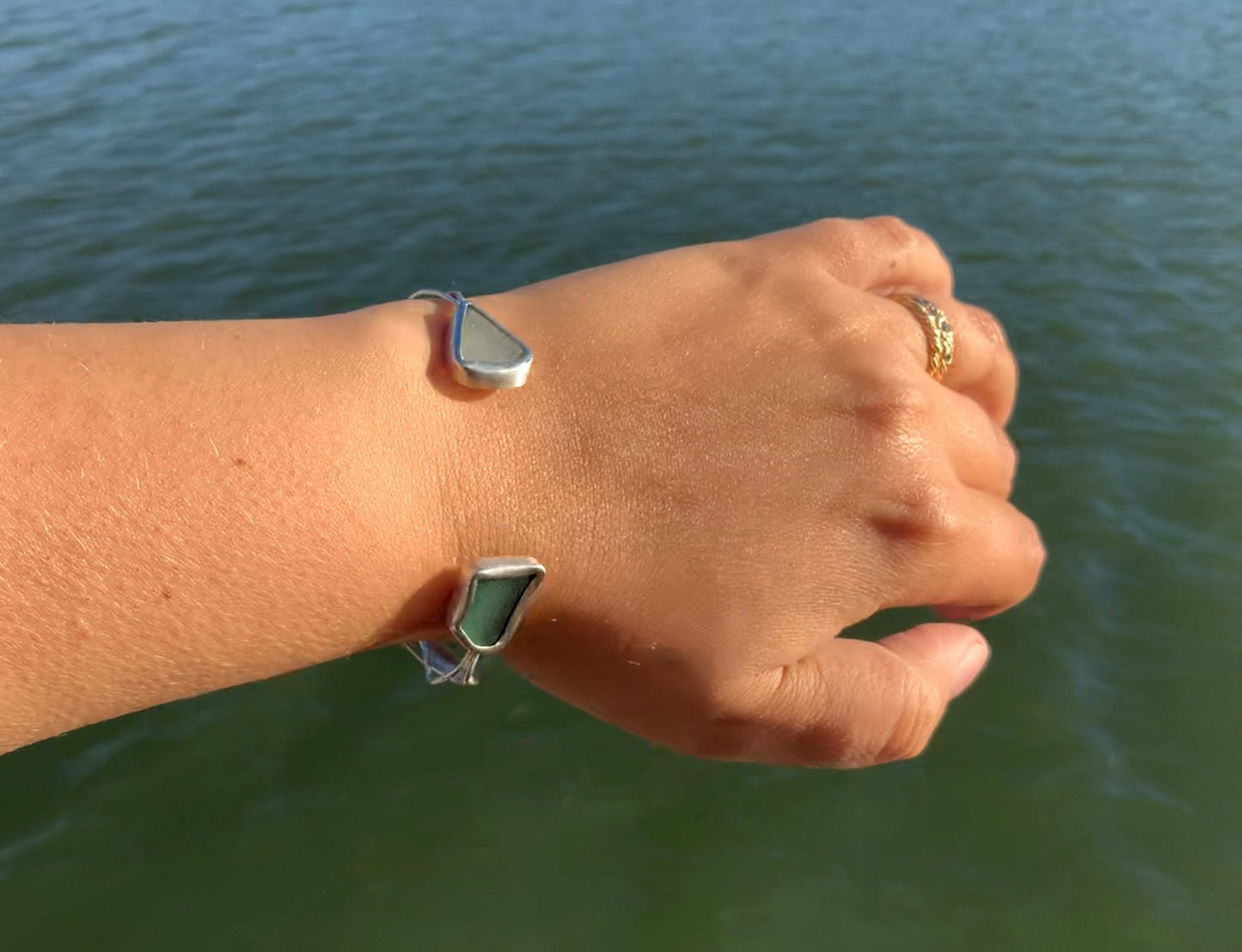 Cuff bracelet Two Seas