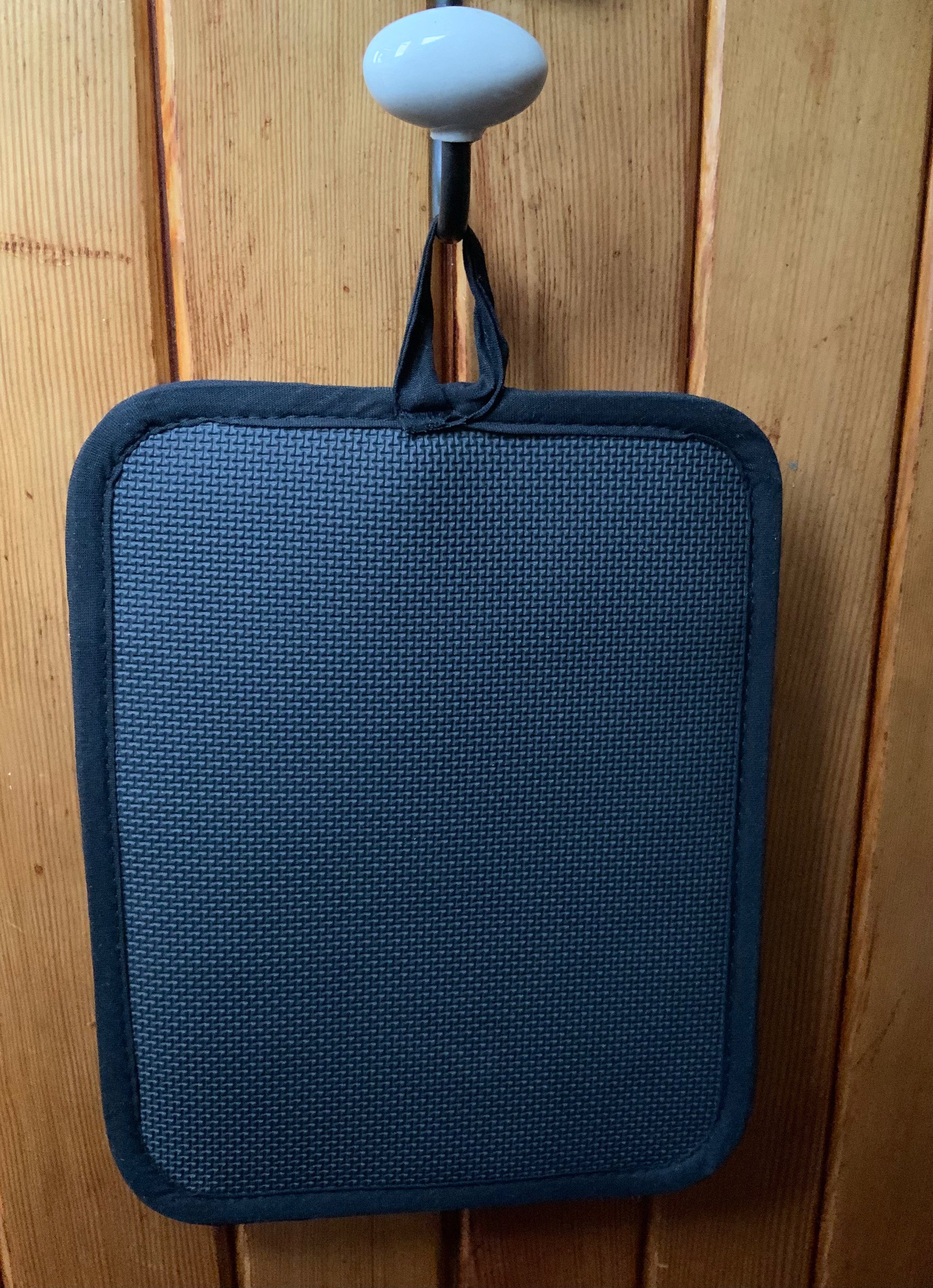 Liukumaton patalappu veneeseen