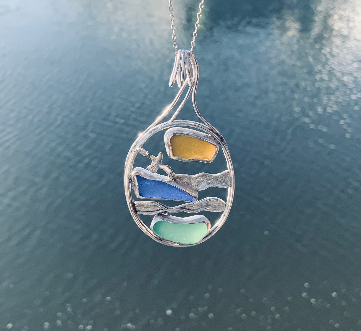 Merimaisema hopea-merilasiriipus