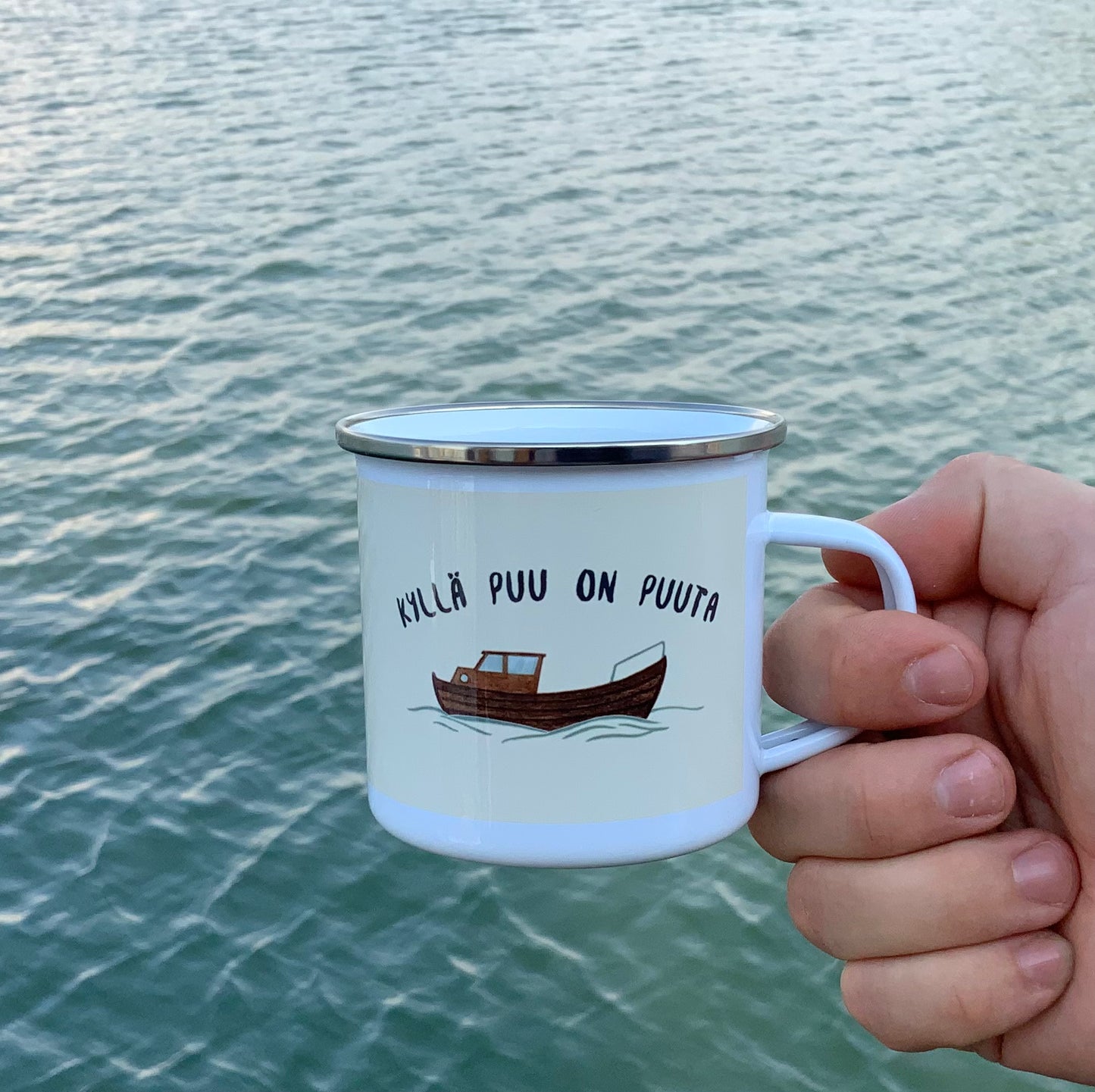 Puuveneaiheinen venemuki Kyllä puu on puuta