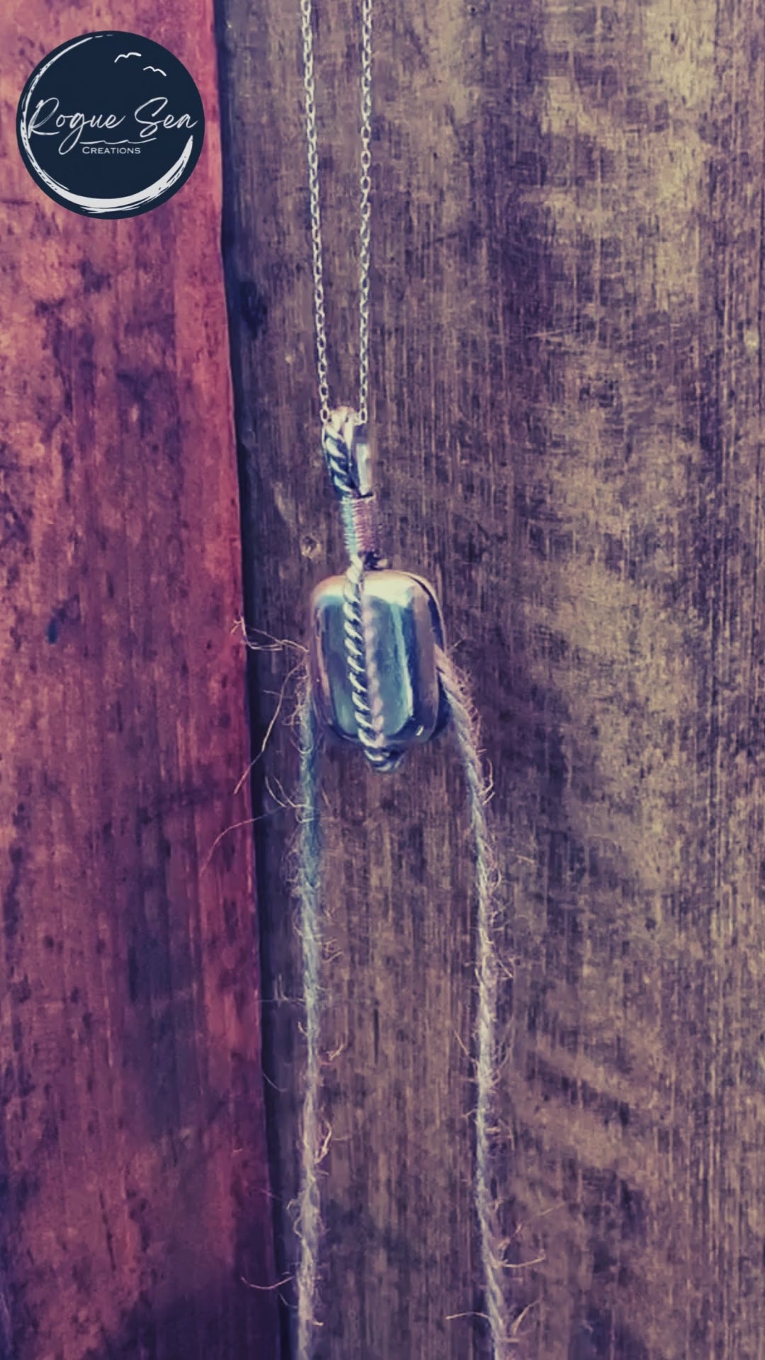 Wooden block pendant hoisting anchor